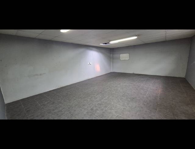 360M² WAREHOUSE TO LET IN RIVERSIDE PARK